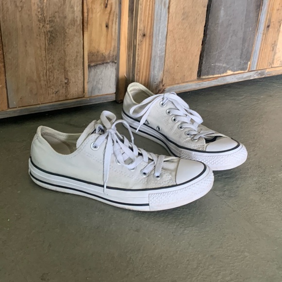 light grey low top converse